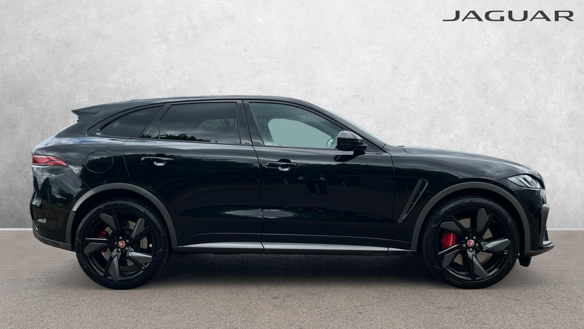Jaguar F Pace