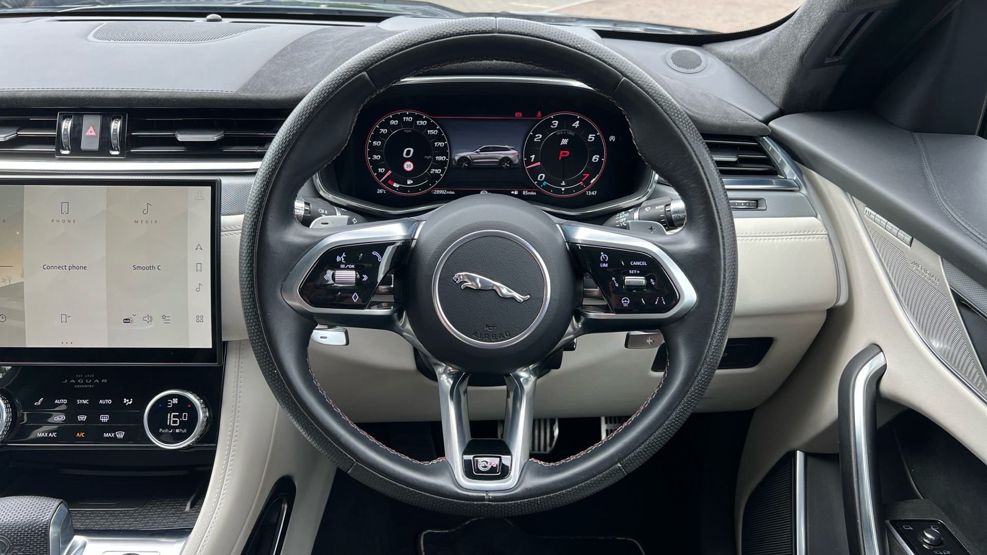 Jaguar F Pace