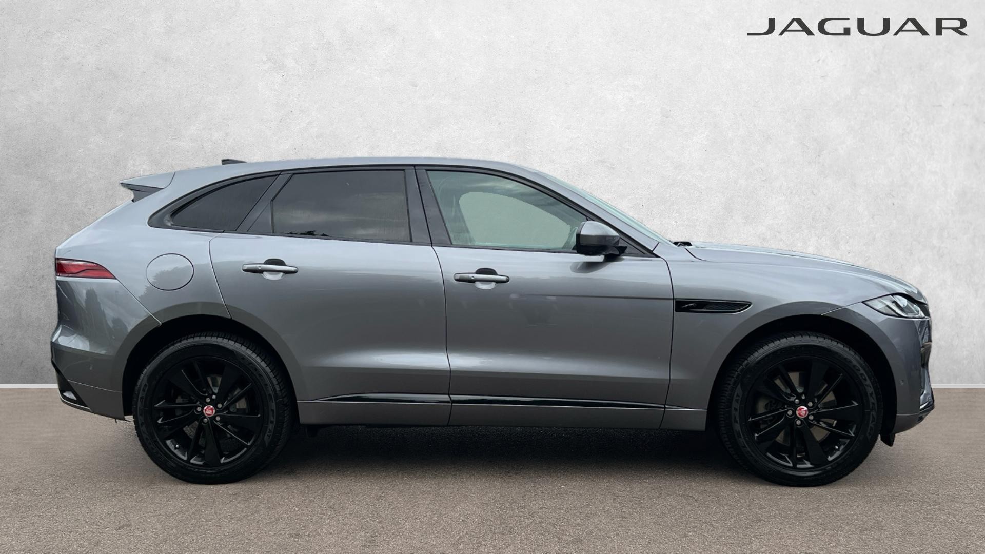 Jaguar F Pace