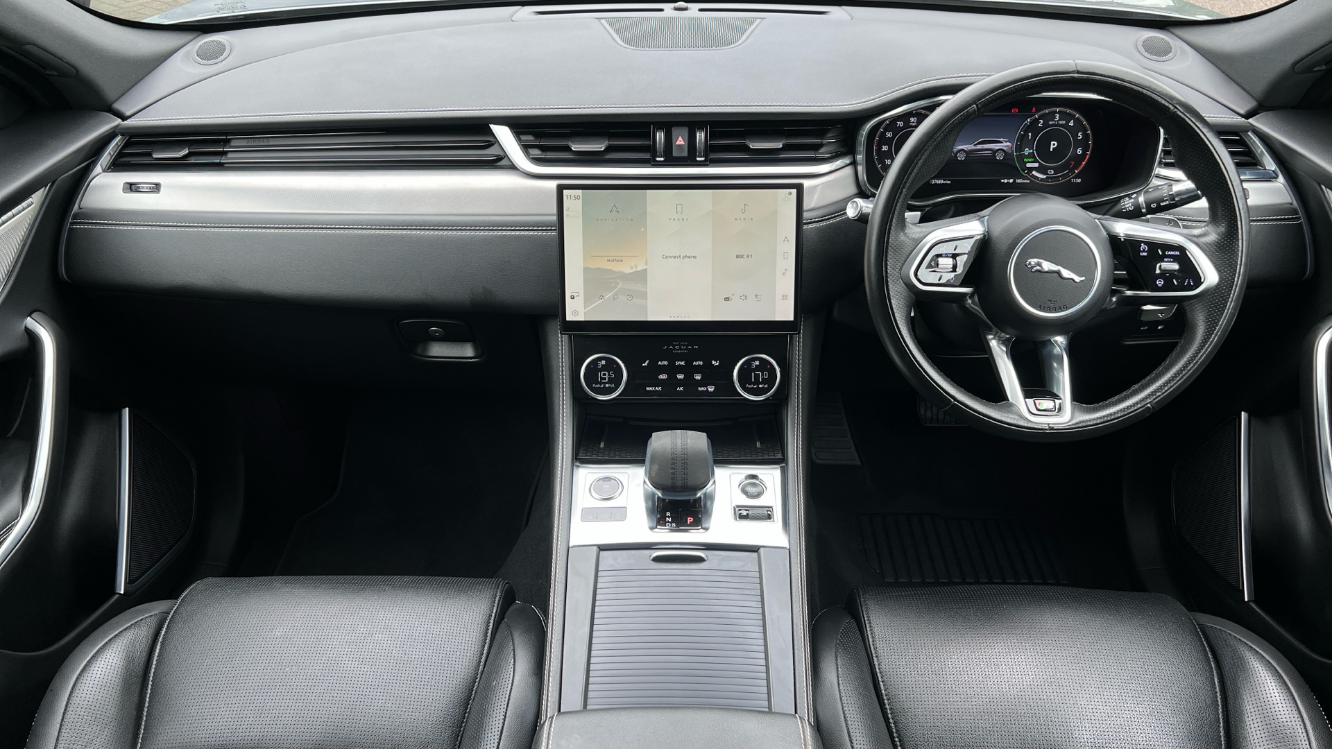 Jaguar F Pace