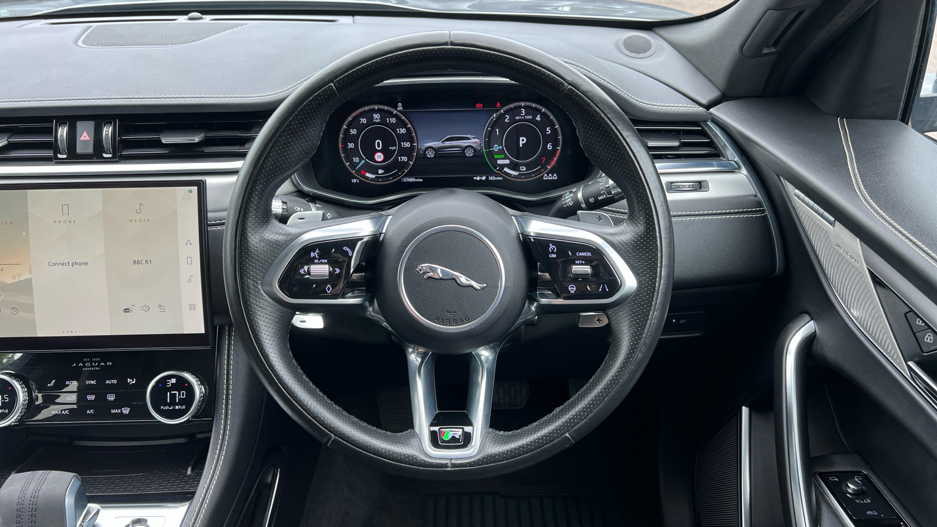 Jaguar F Pace