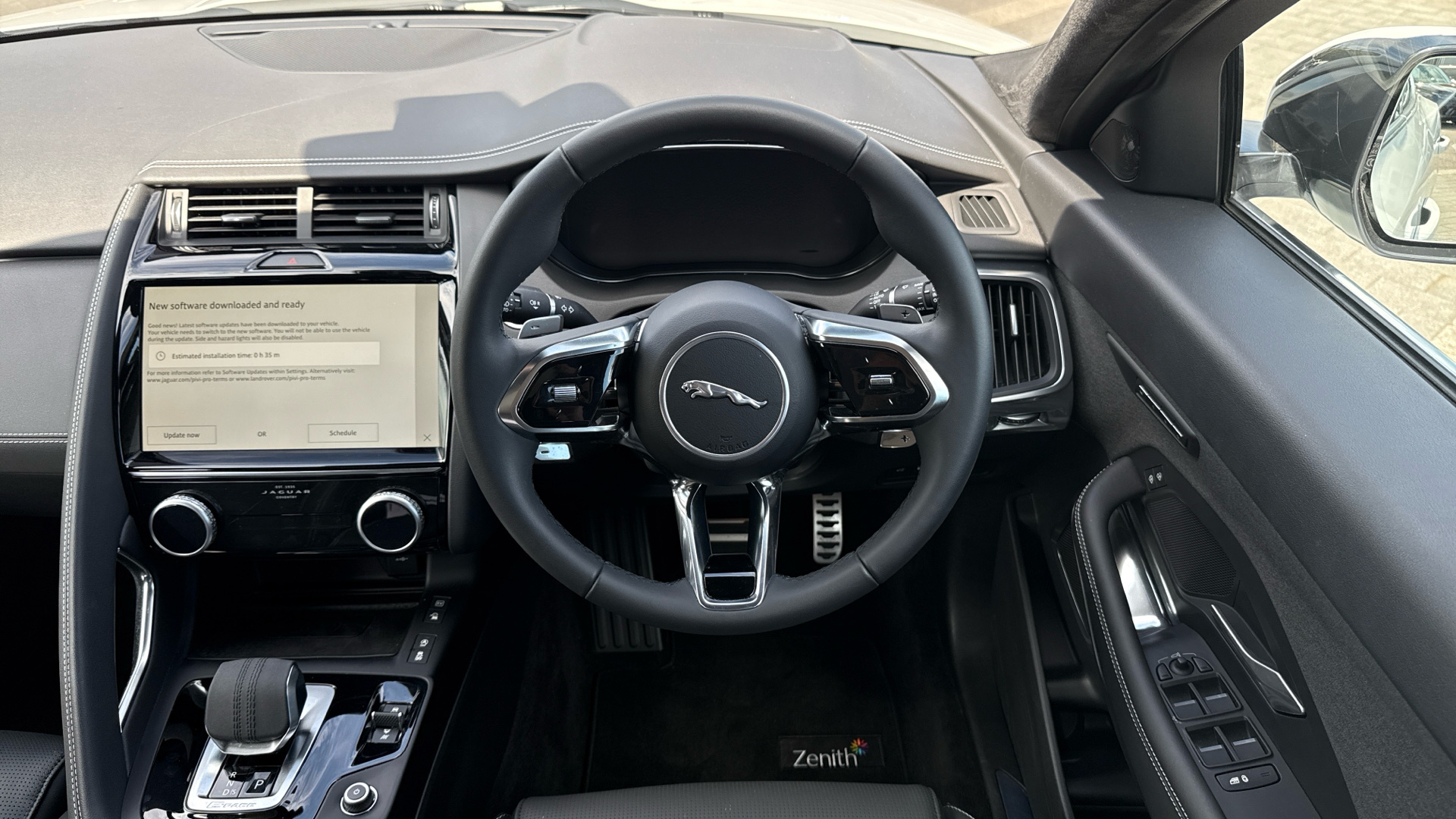 Jaguar E Pace