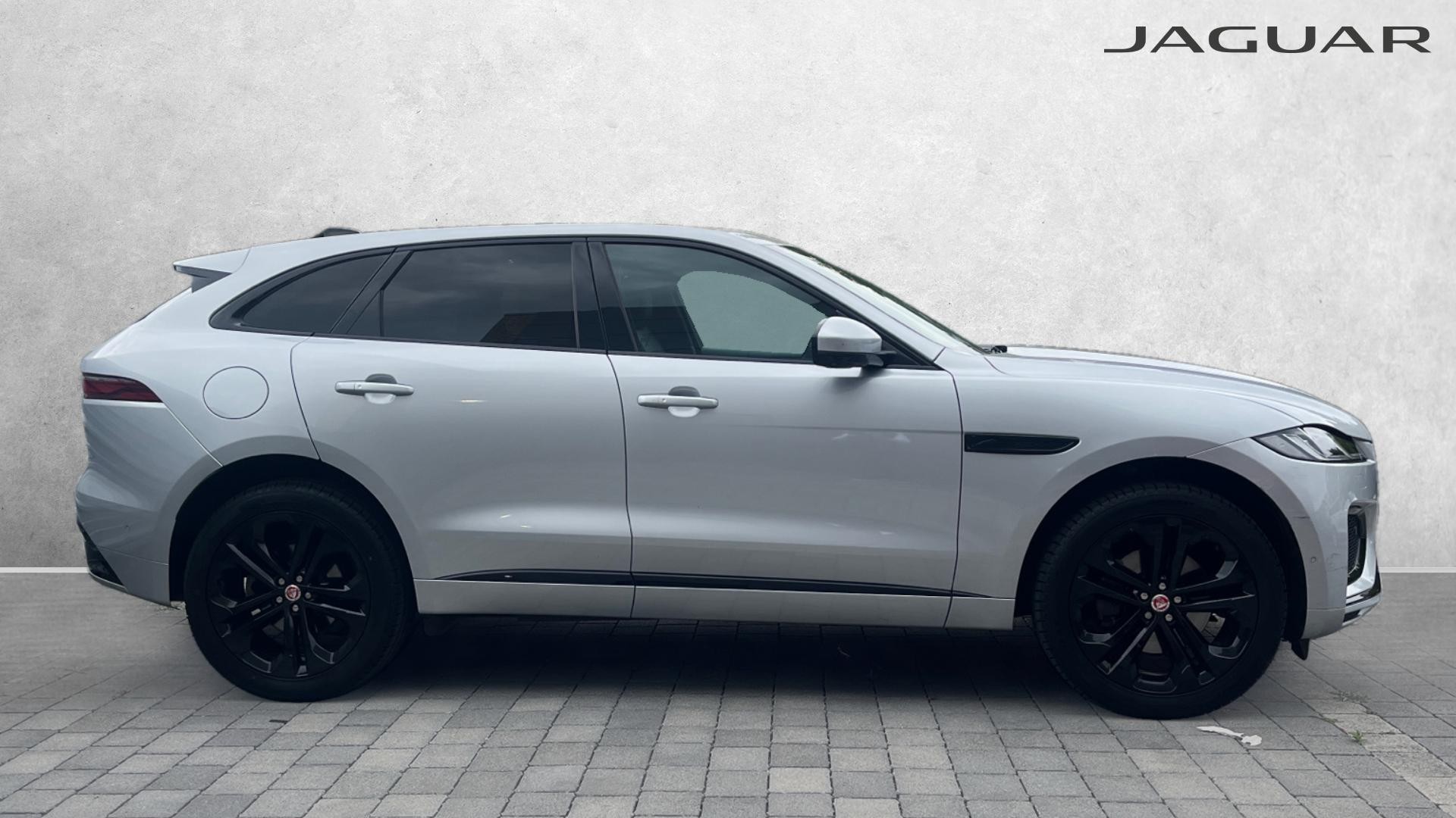 Jaguar F Pace