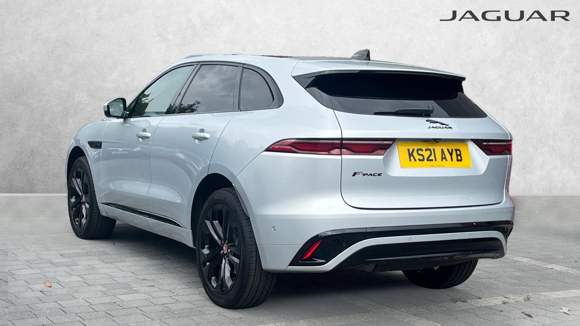 Jaguar F Pace