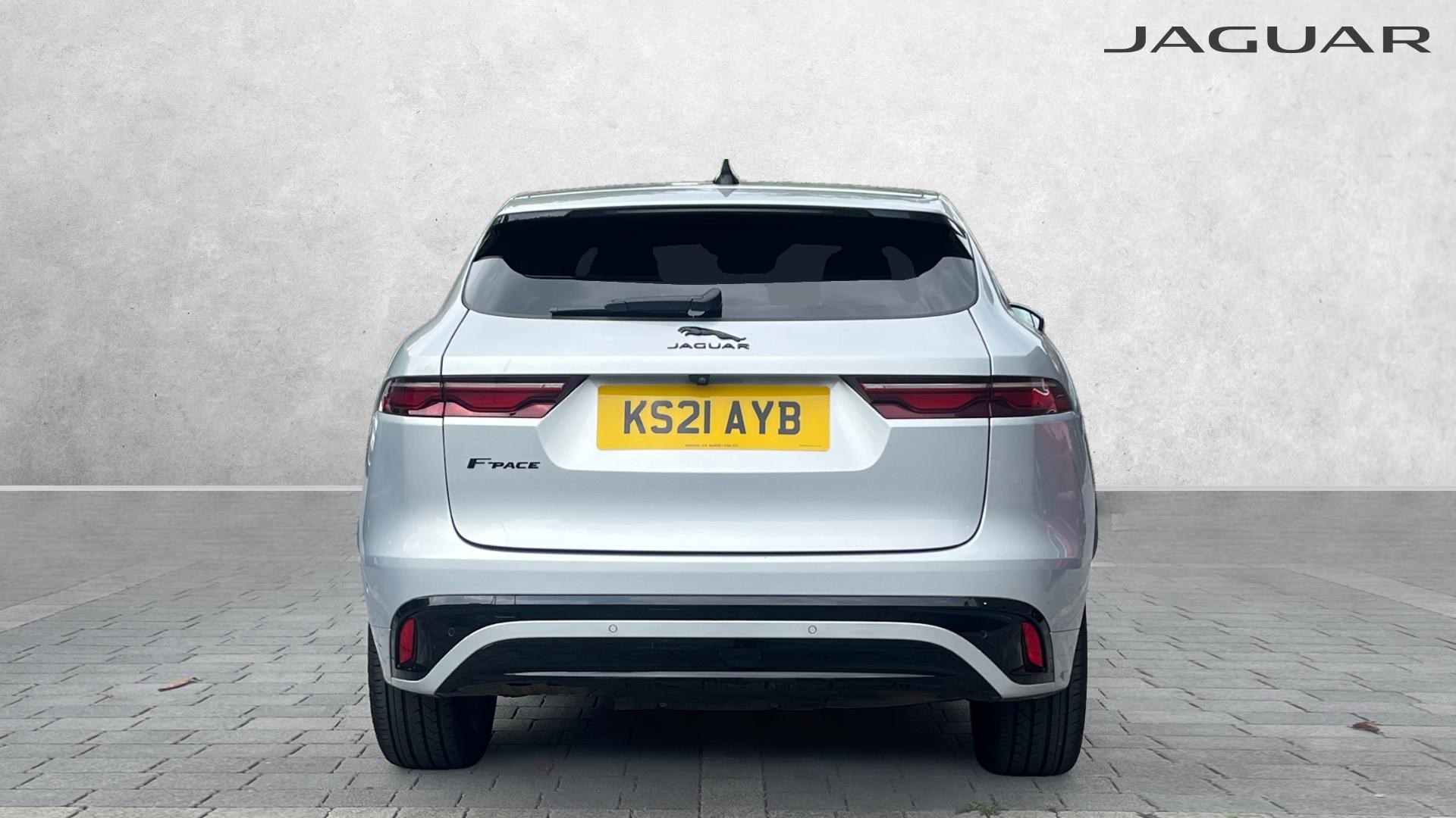 Jaguar F Pace