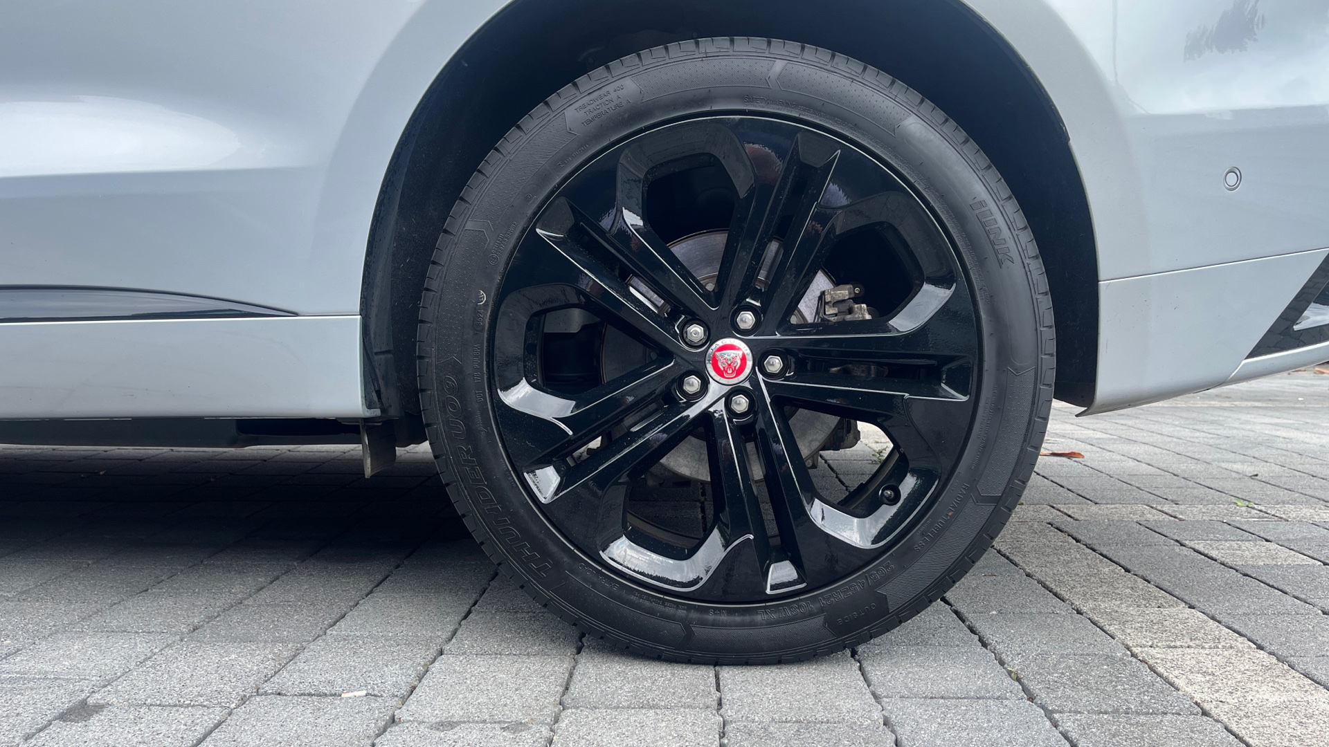 Jaguar F Pace
