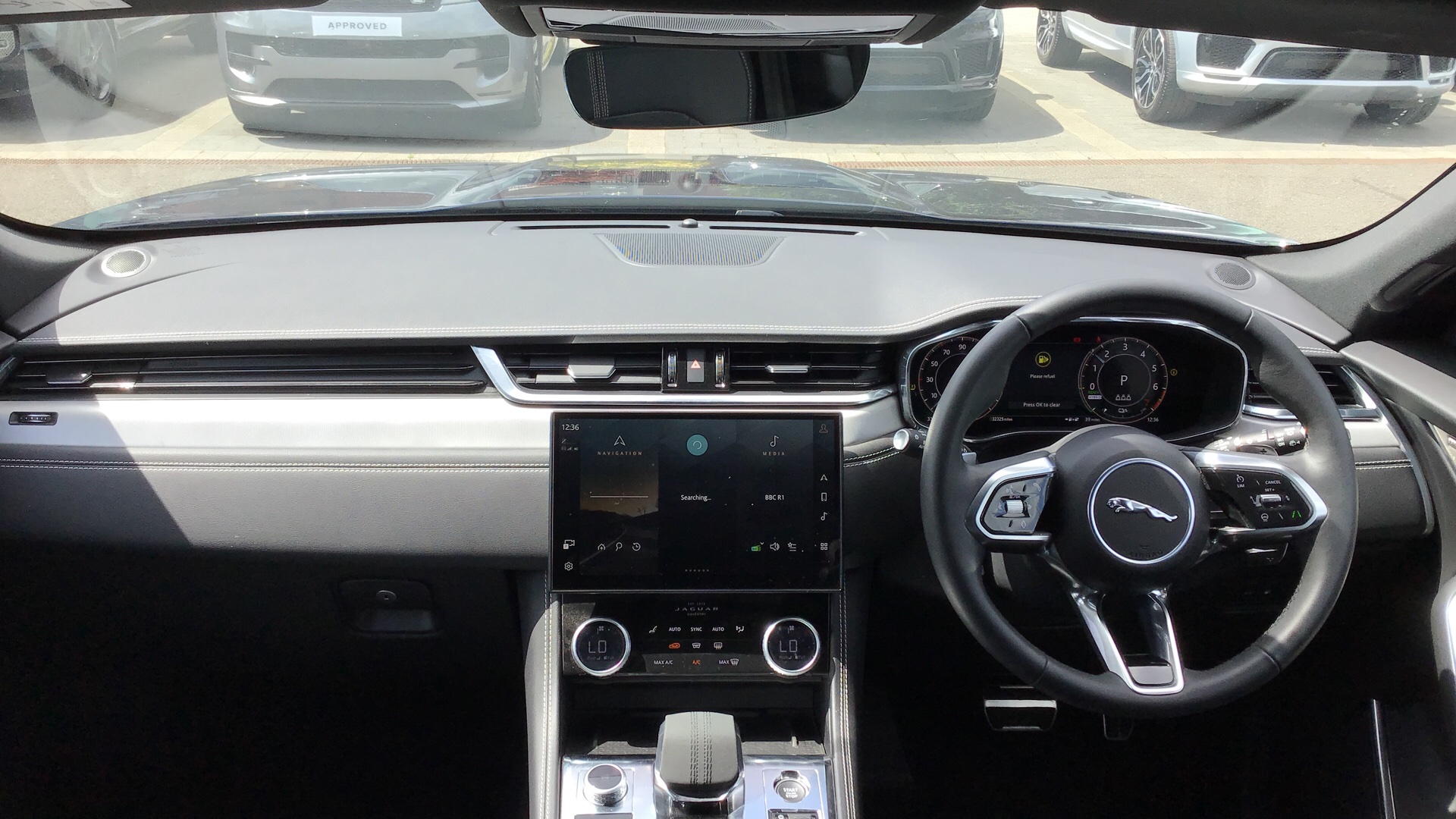 Jaguar F Pace