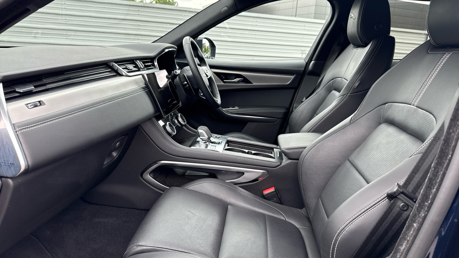 Jaguar F Pace