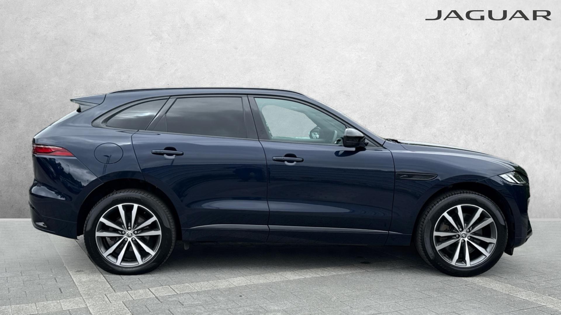 Jaguar F Pace