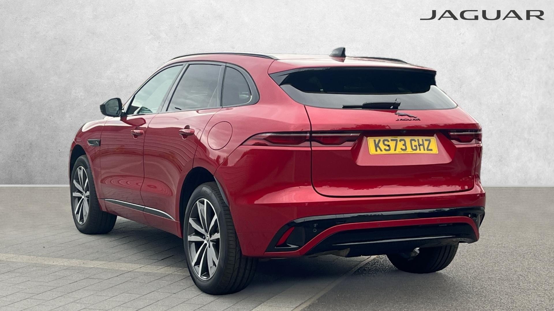 Jaguar F Pace
