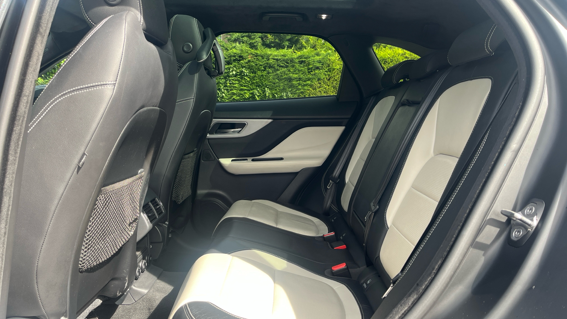 Jaguar F Pace