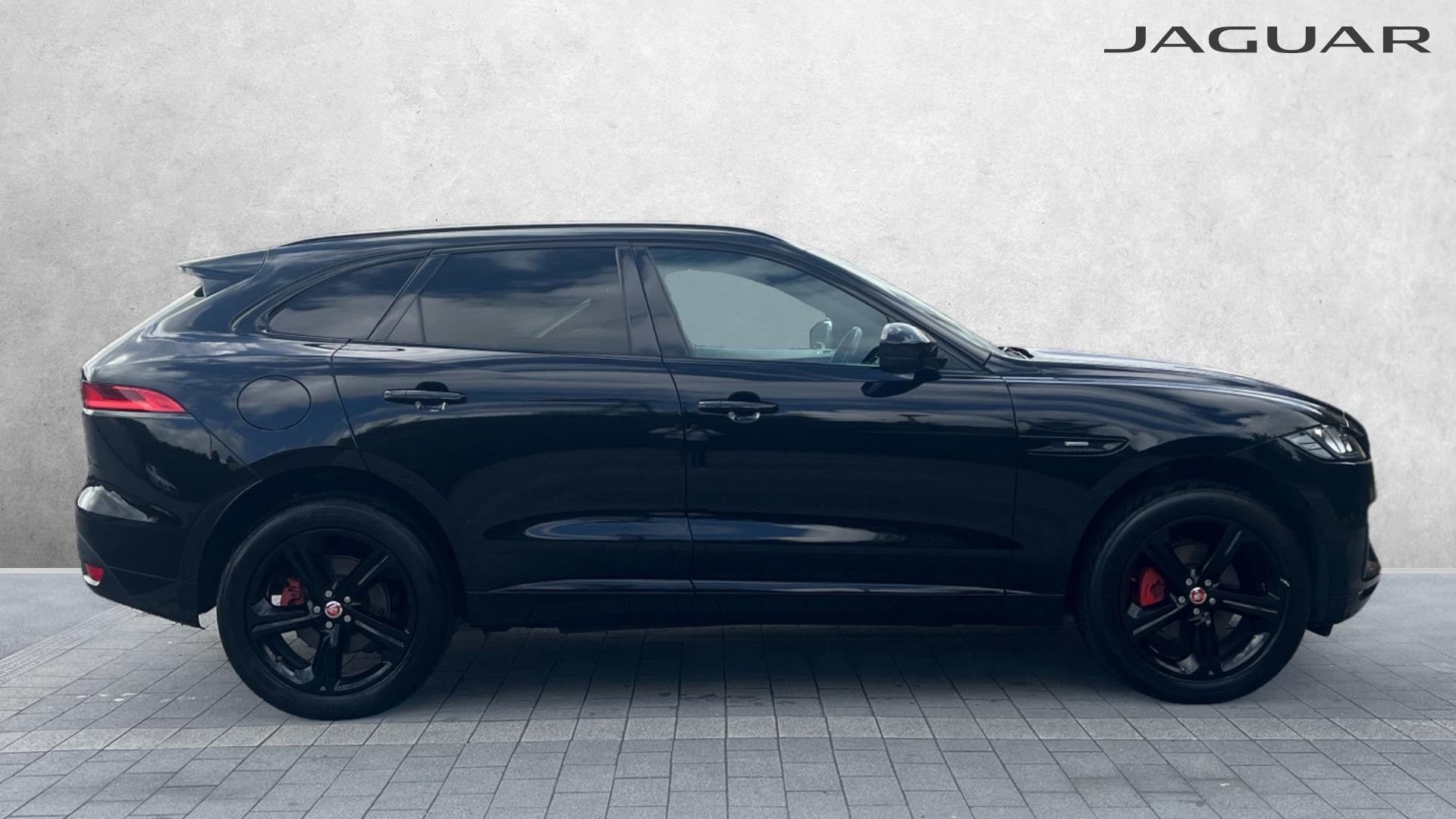 Jaguar F Pace