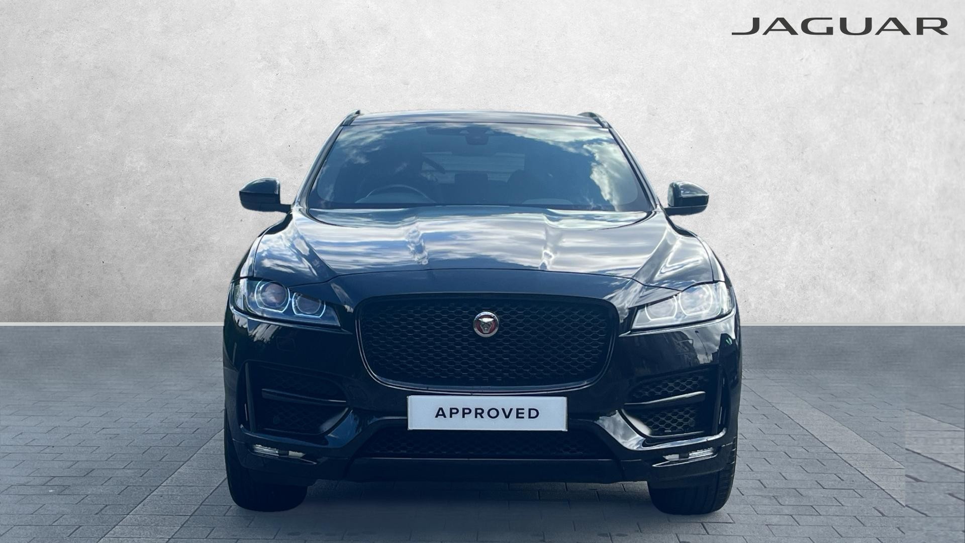 Jaguar F Pace