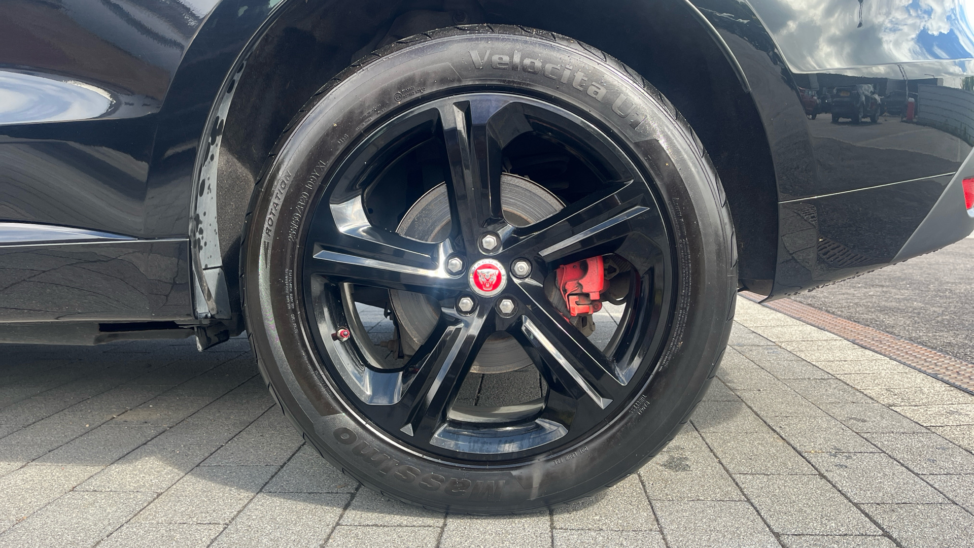 Jaguar F Pace