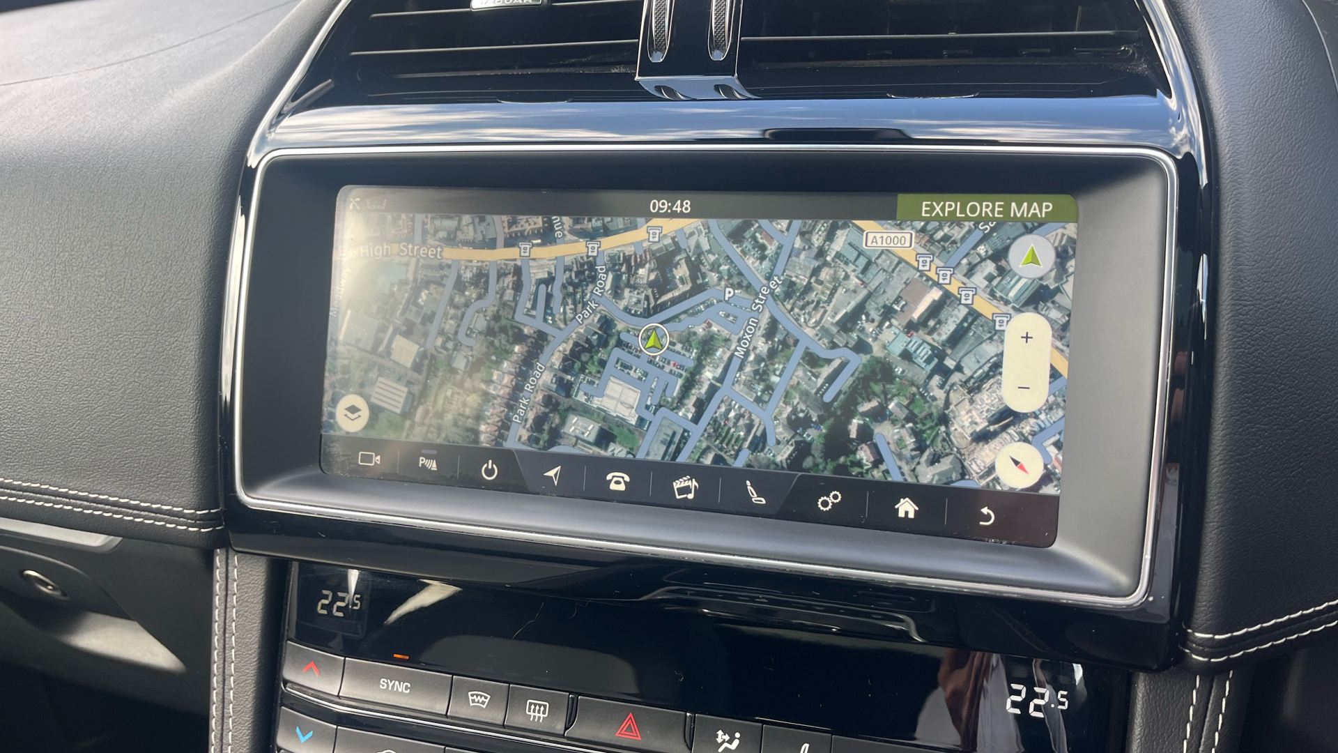 Jaguar F Pace