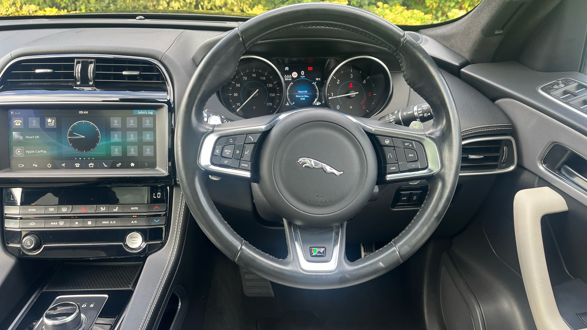 Jaguar F Pace