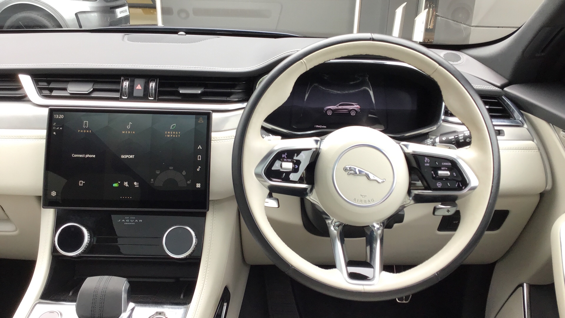 Jaguar F Pace