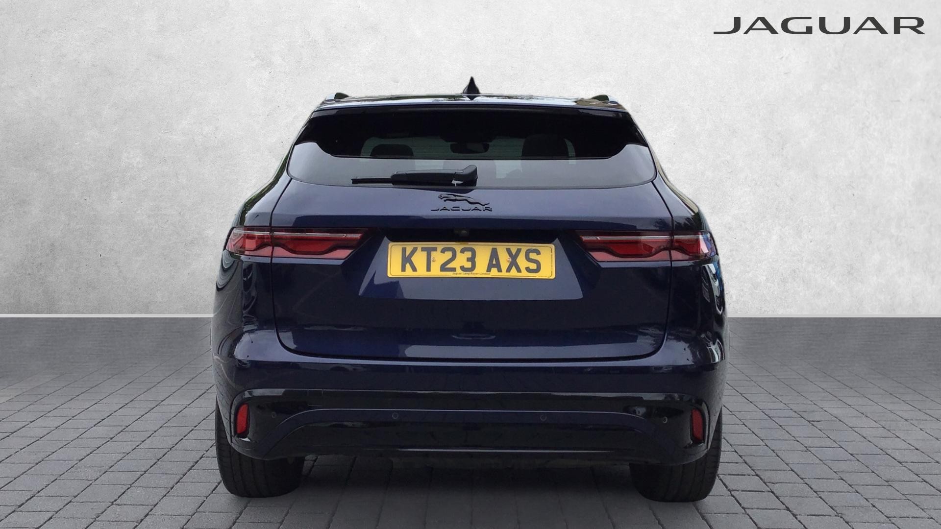 Jaguar F Pace