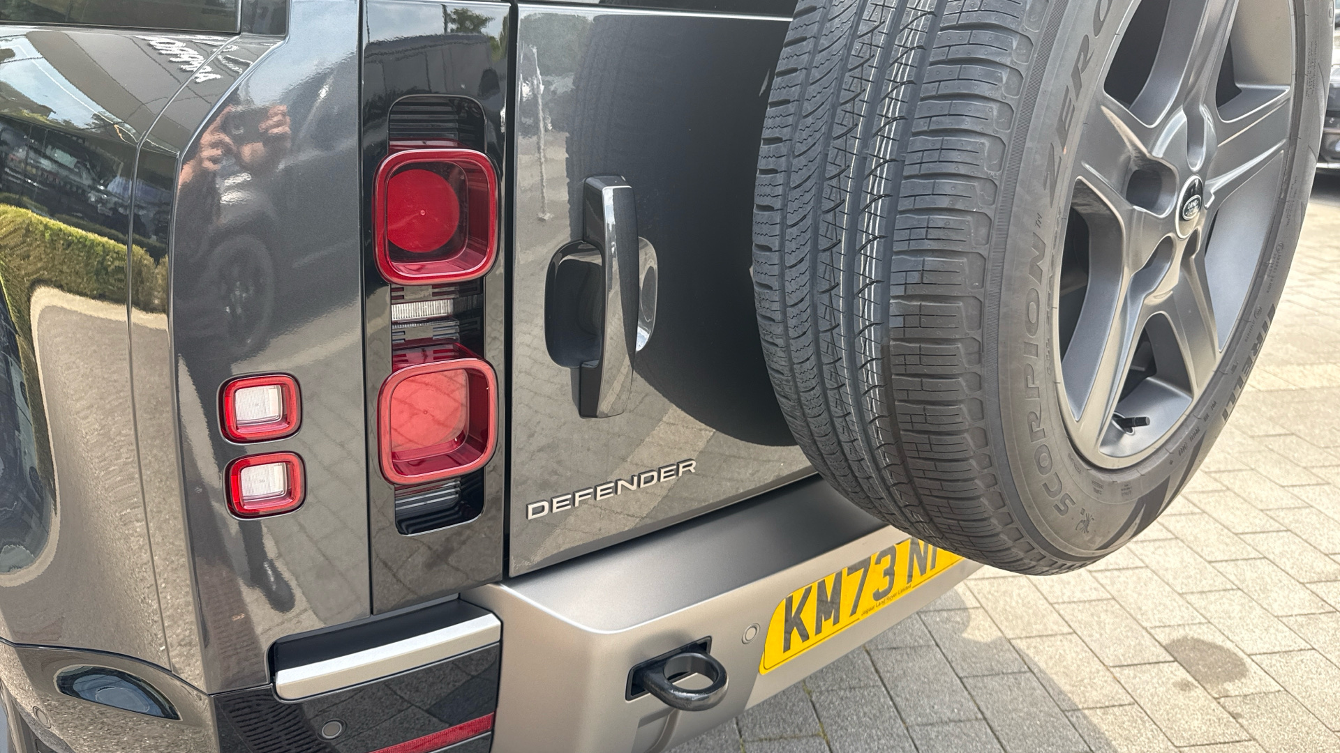 Land Rover Defender