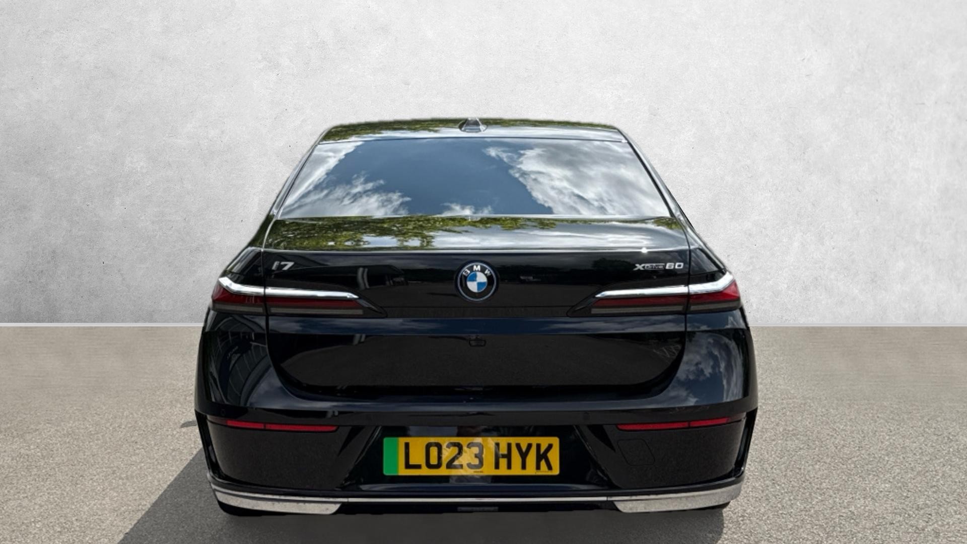 BMW I7
