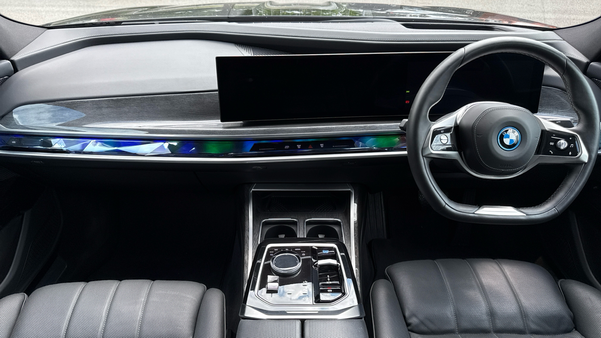 BMW I7