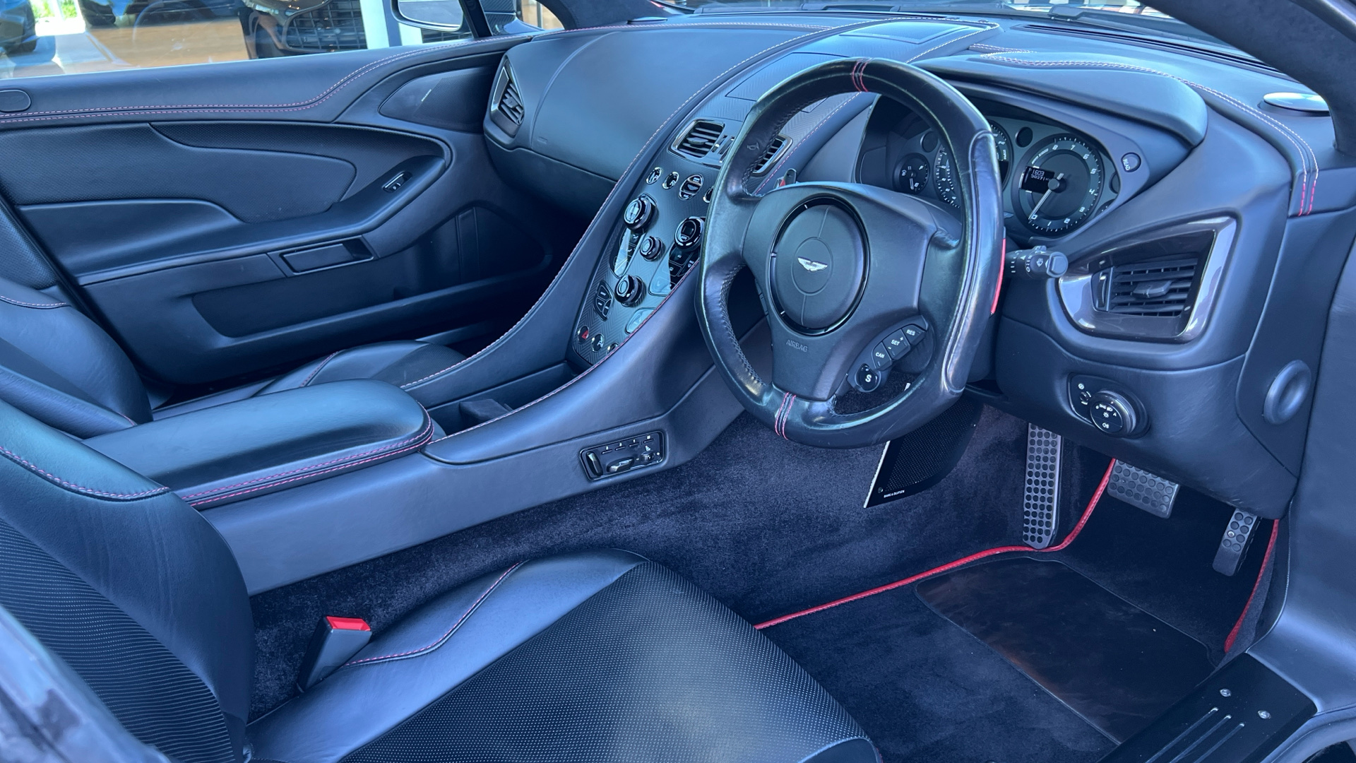 Aston Martin Vanquish