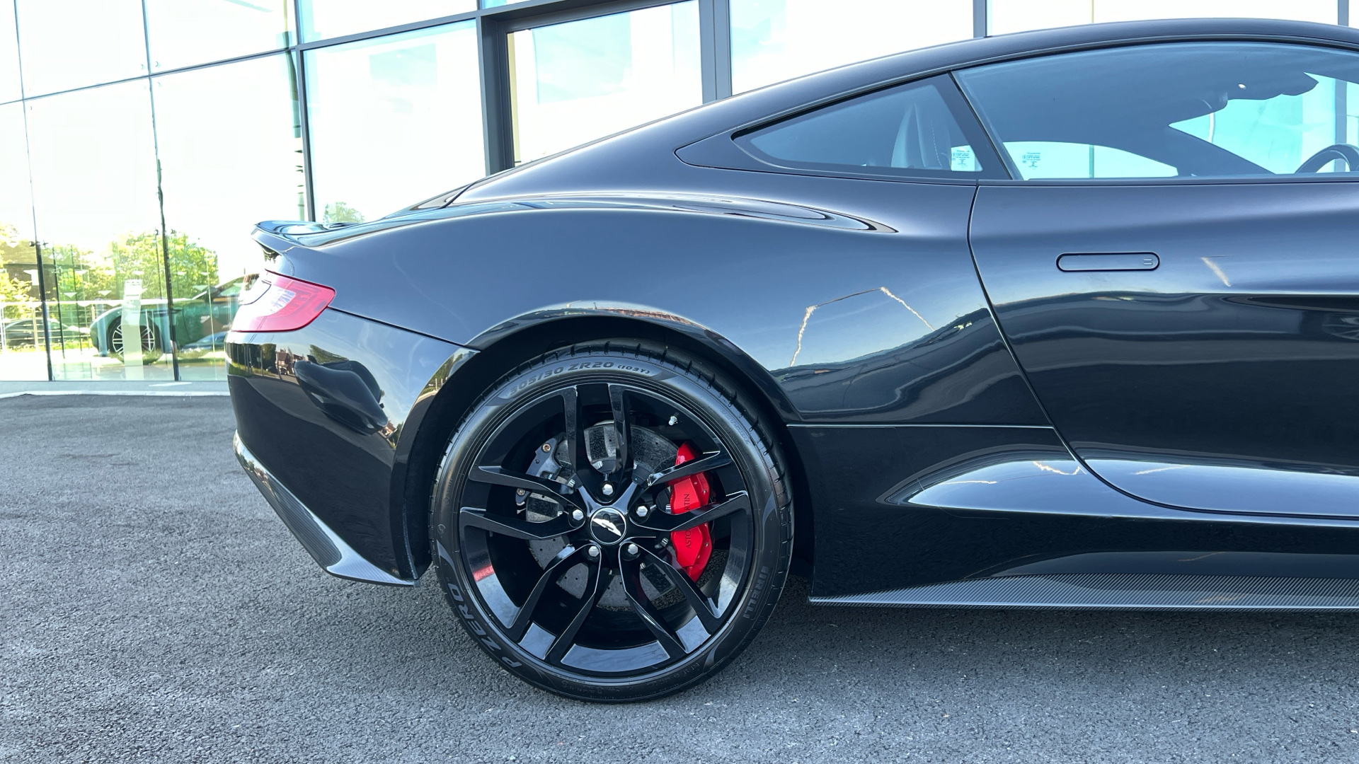 Aston Martin Vanquish