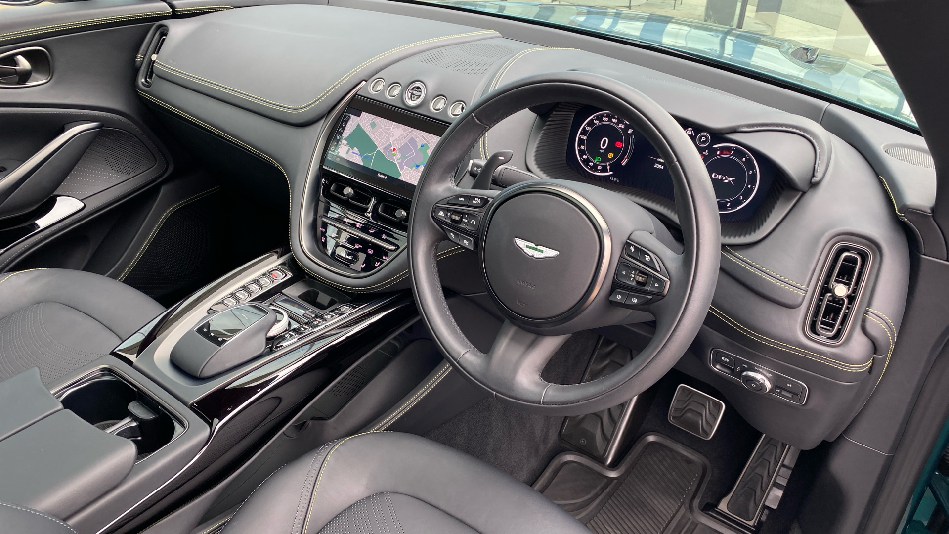 Aston Martin DBX