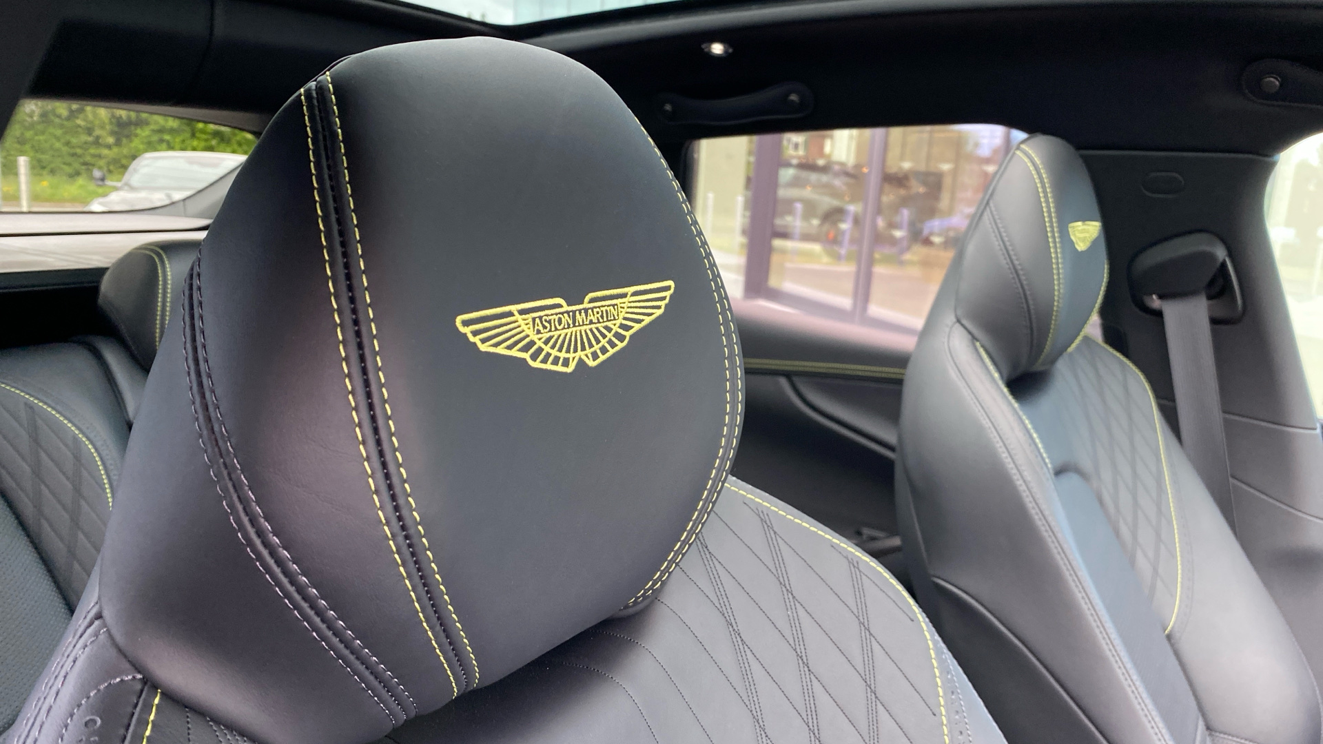 Aston Martin DBX