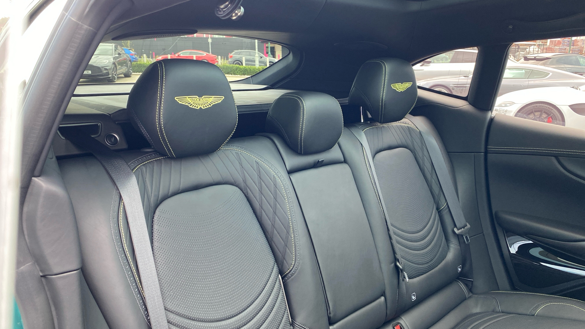 Aston Martin DBX