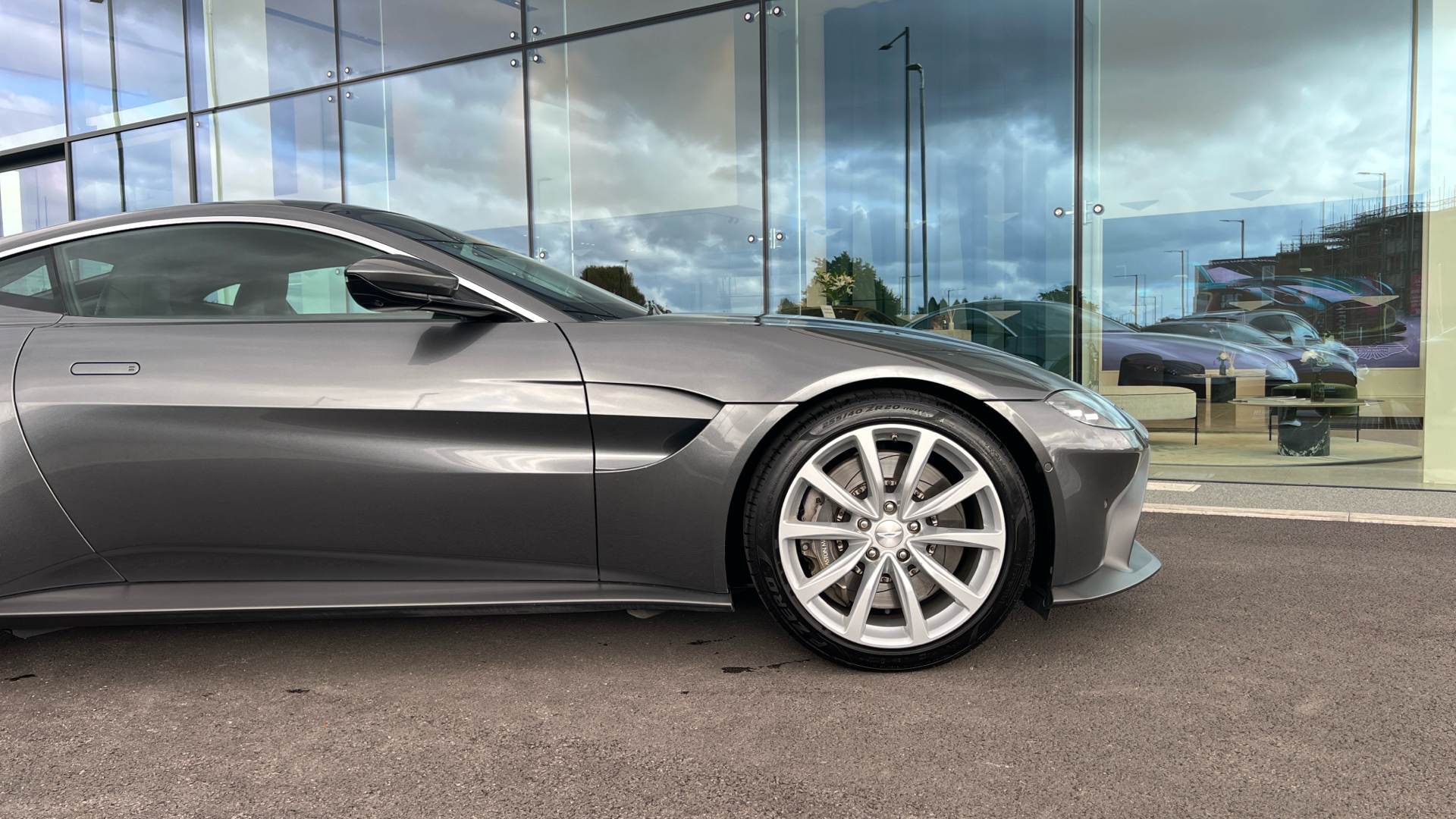 Aston Martin Vantage