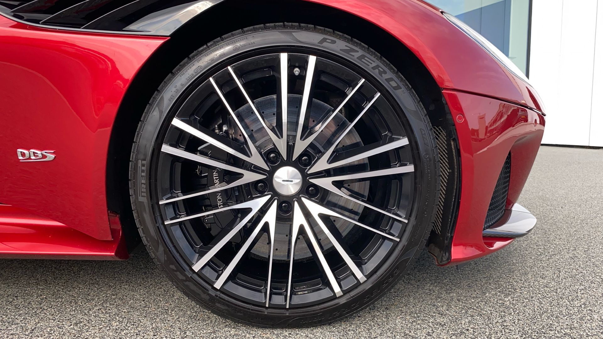 Aston Martin DBS