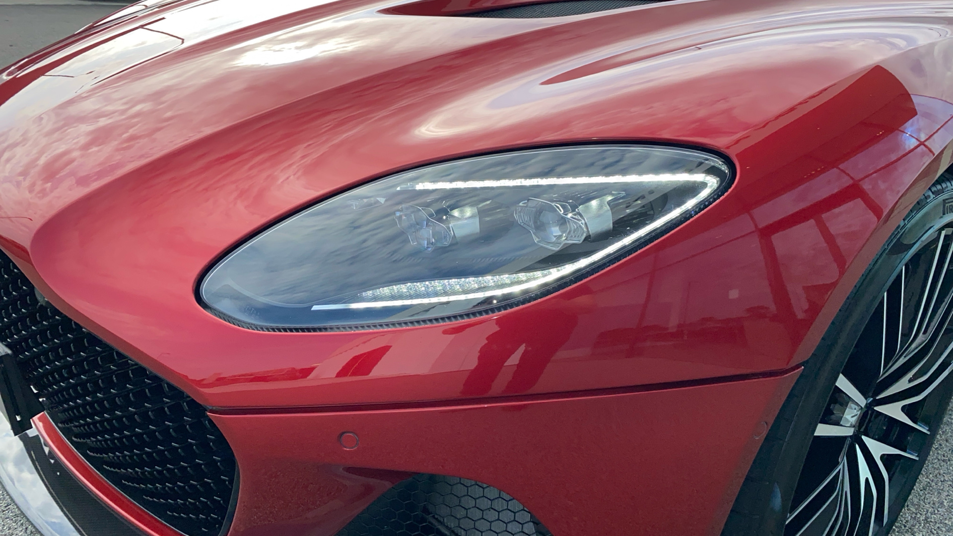 Aston Martin DBS