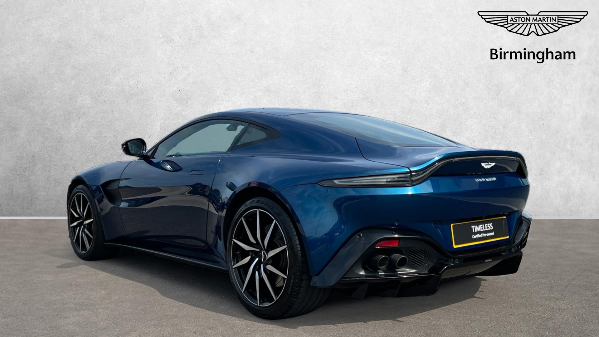 Aston Martin V8