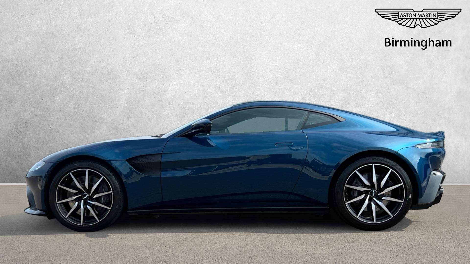 Aston Martin V8