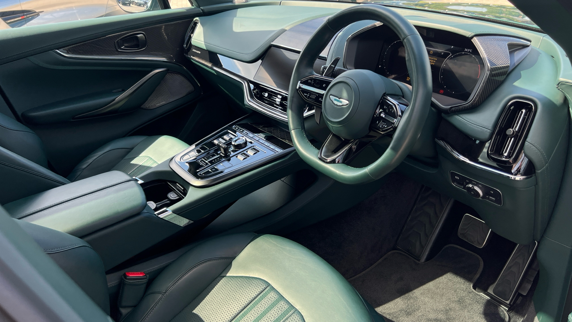 Aston Martin DBX