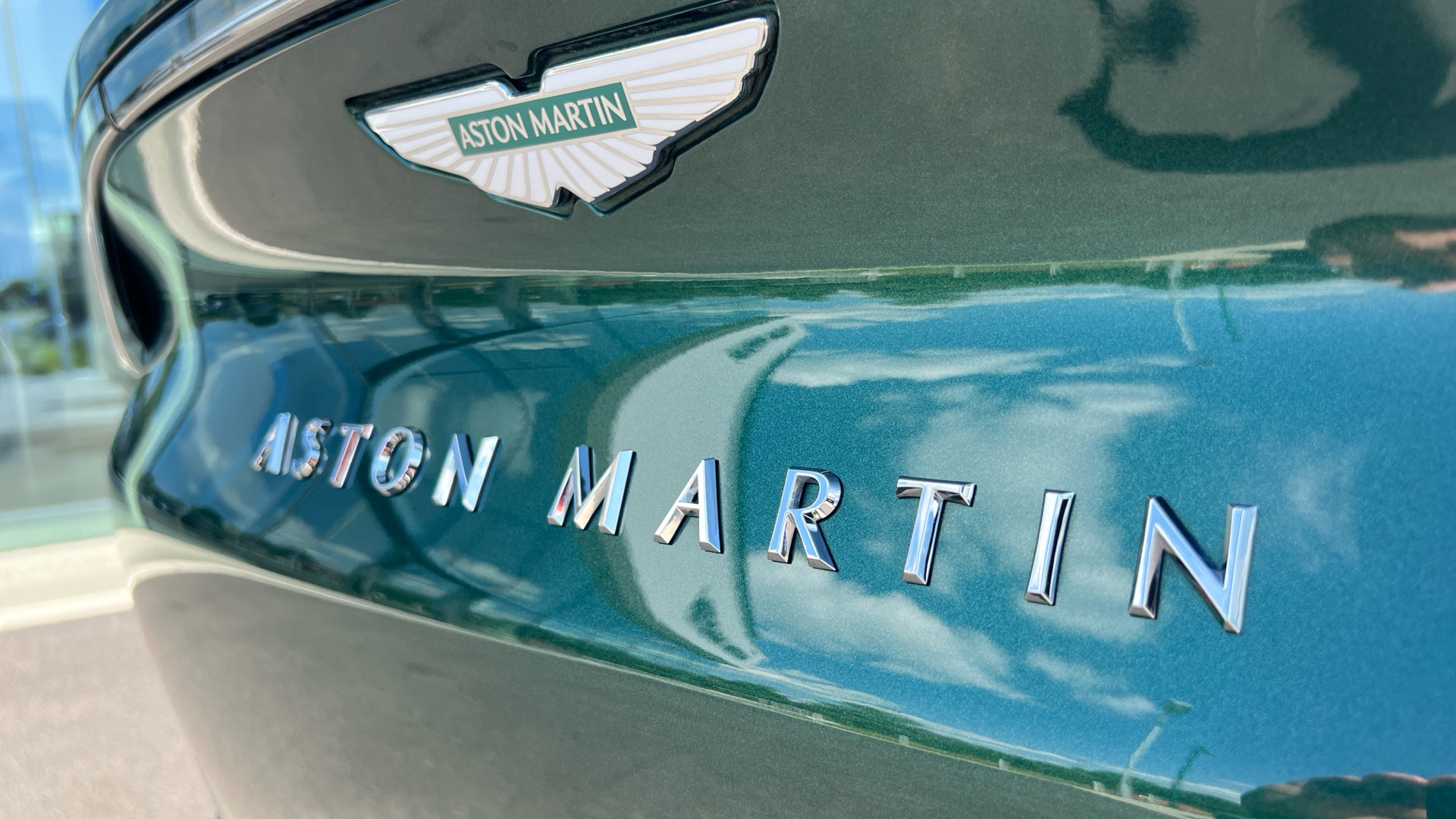 Aston Martin DBX