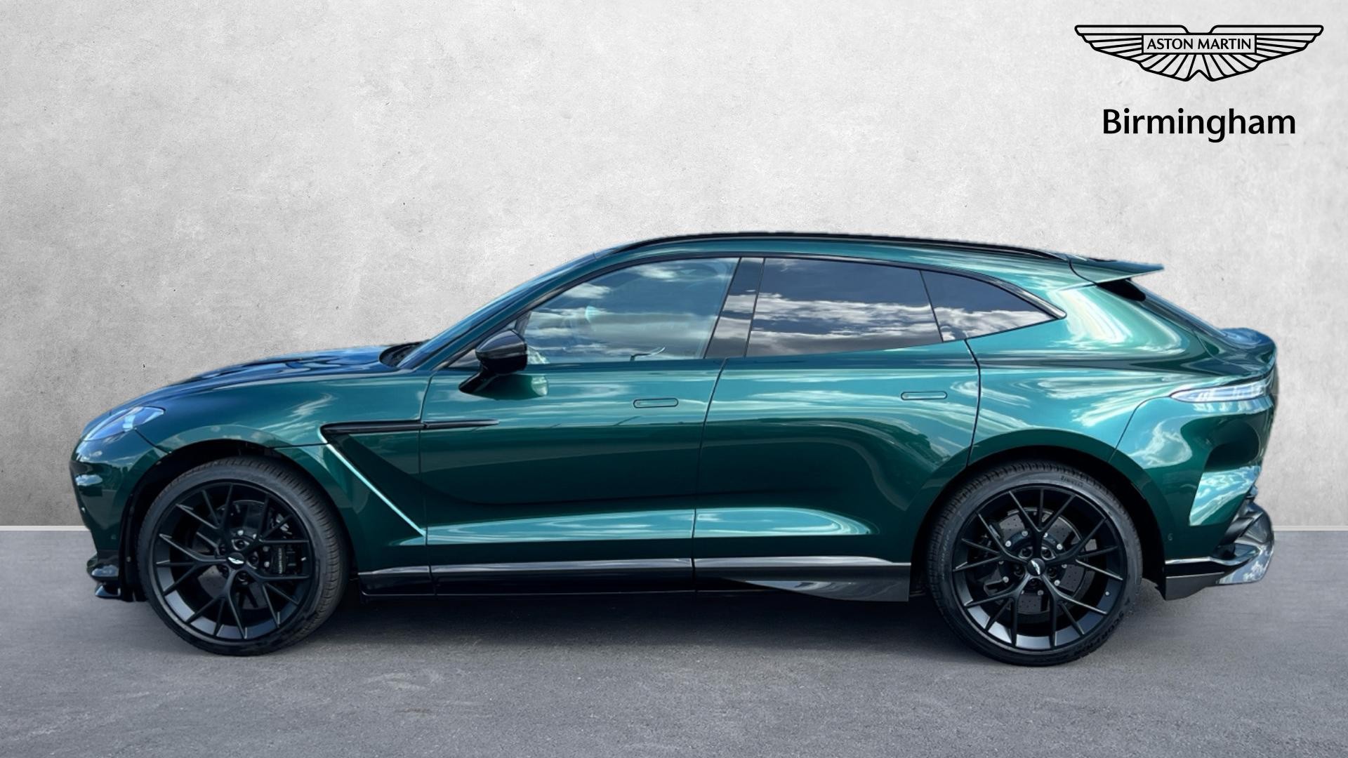 Aston Martin DBX