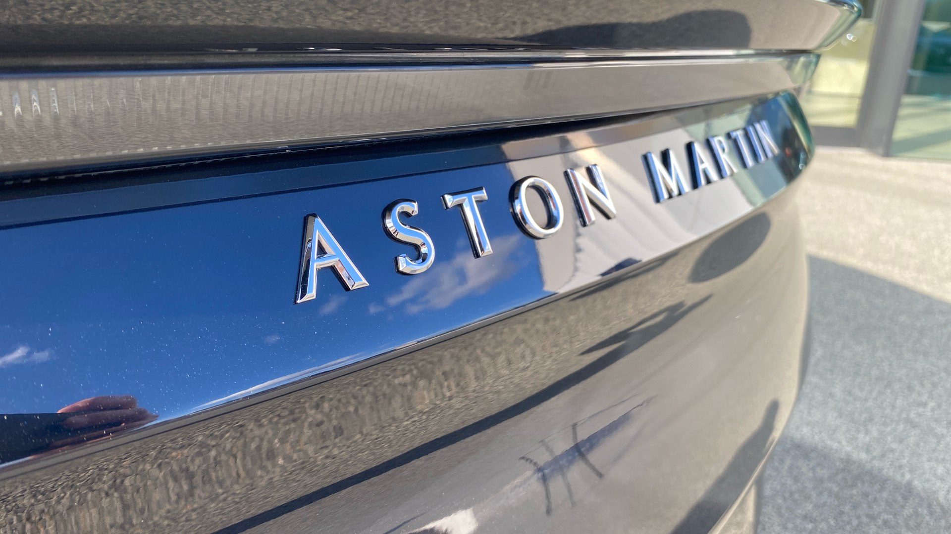 Aston Martin DBS