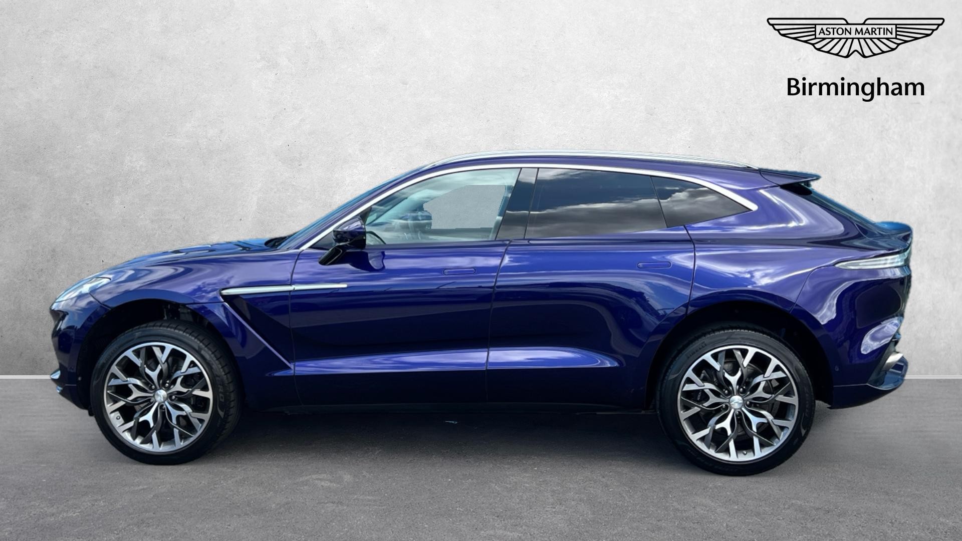 Aston Martin DBX