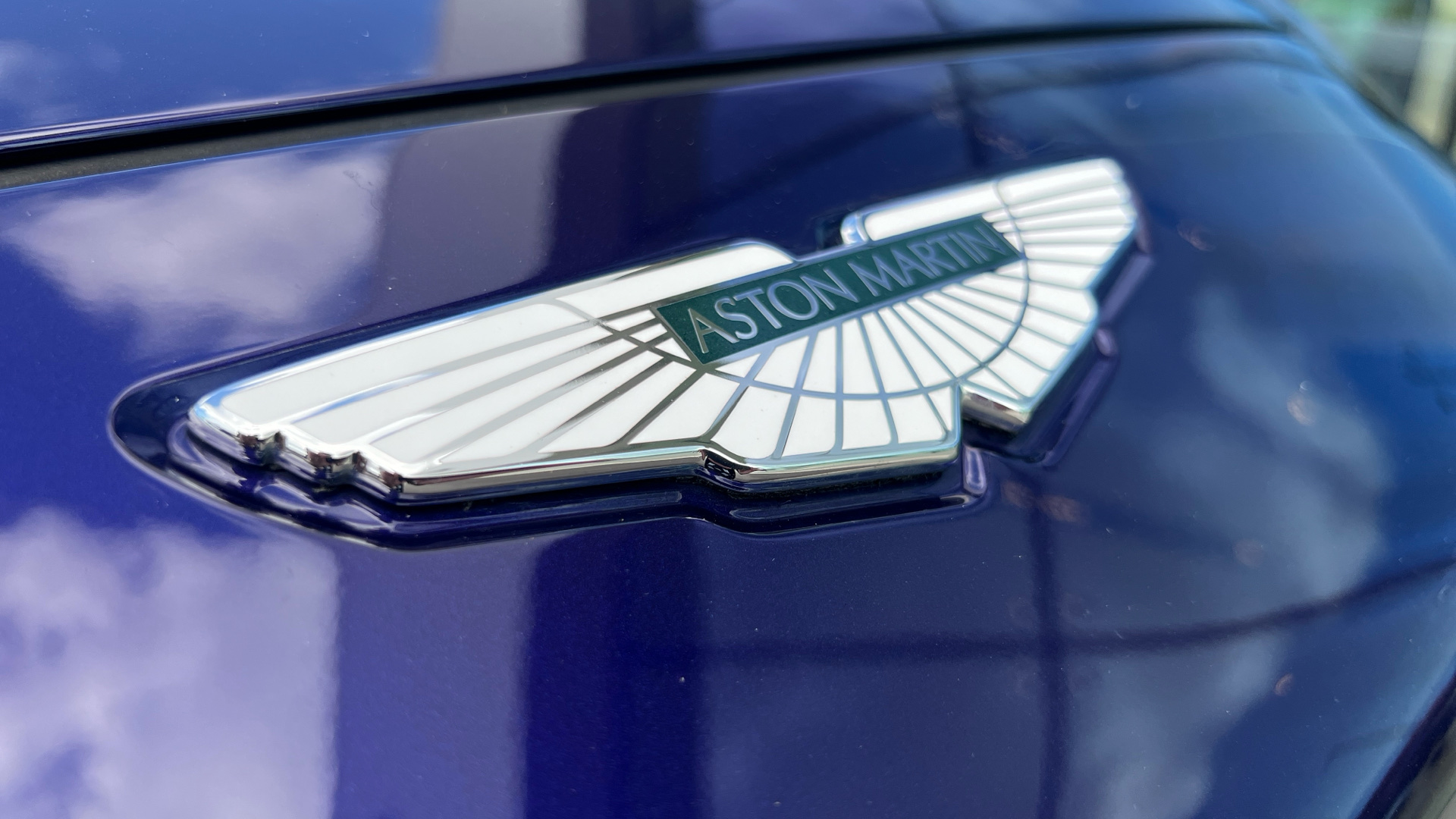Aston Martin DBX