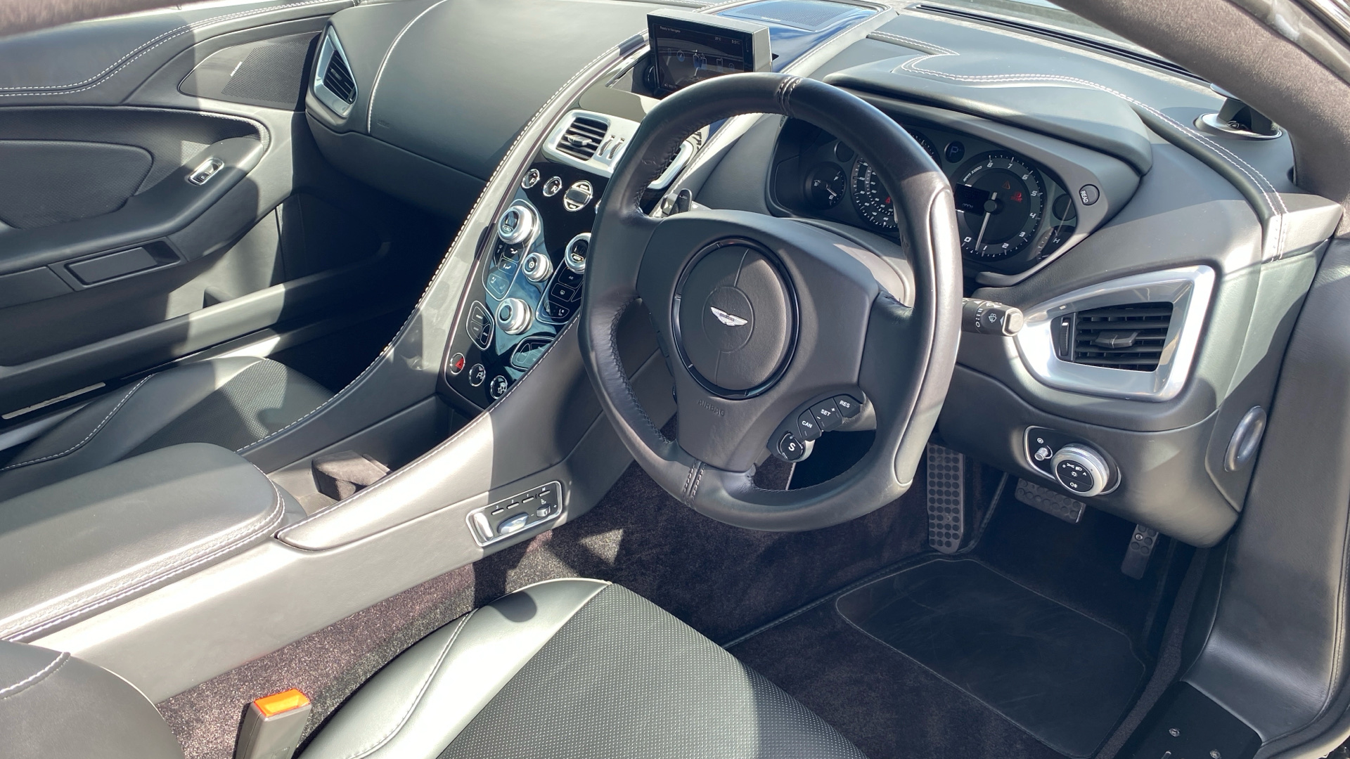 Aston Martin Vanquish