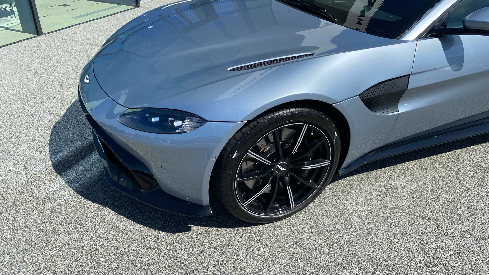 Aston Martin Vantage