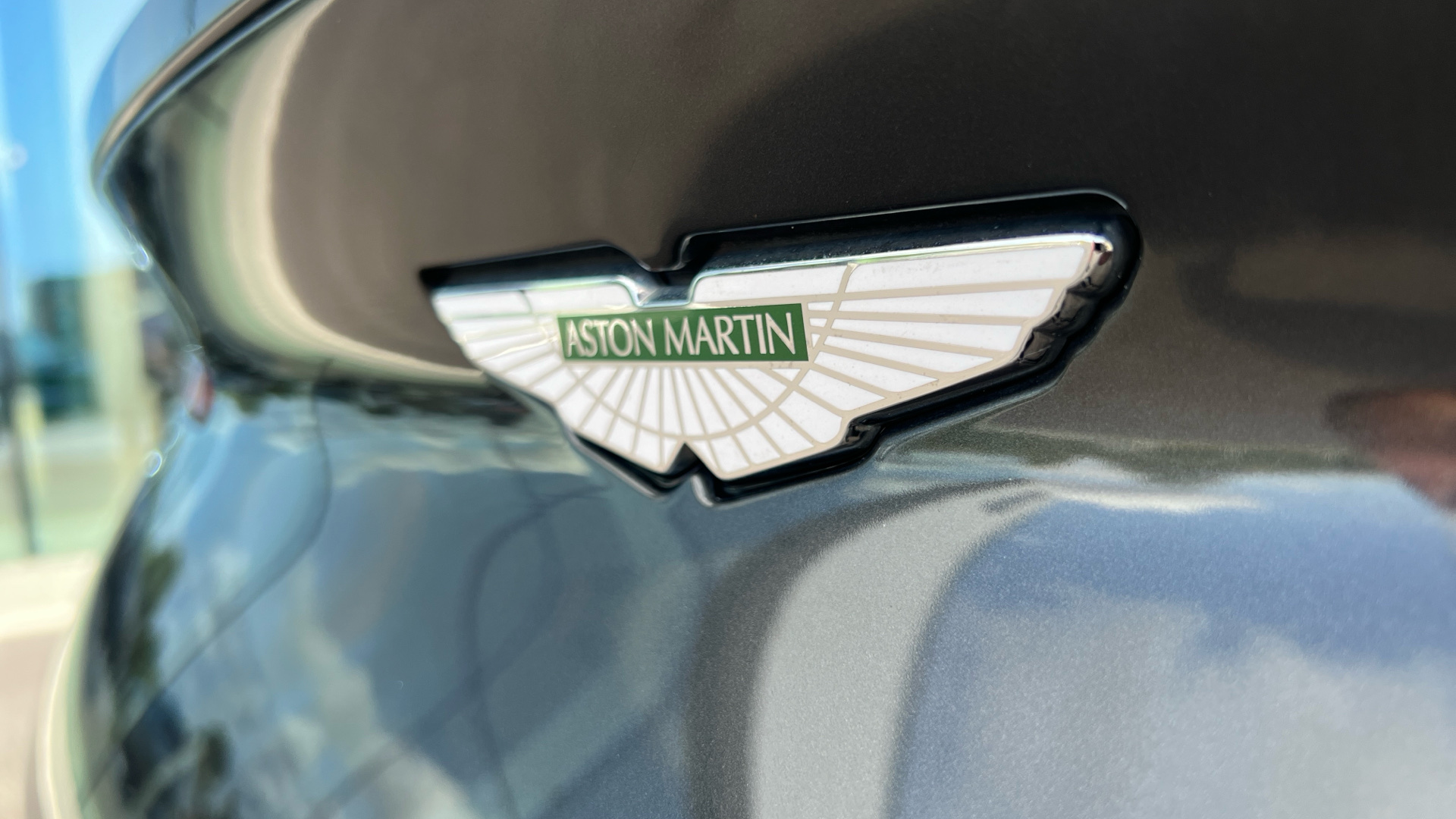 Aston Martin DB11