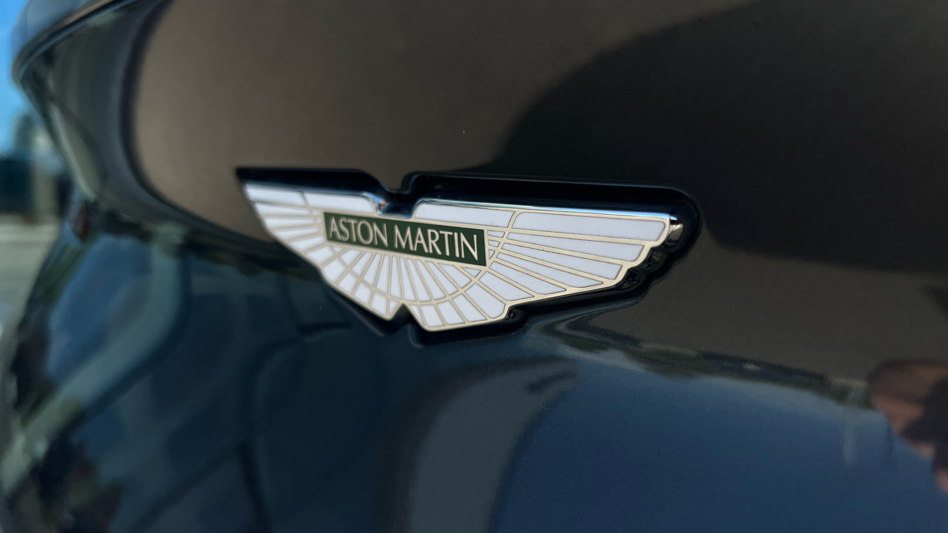 Aston Martin DB11