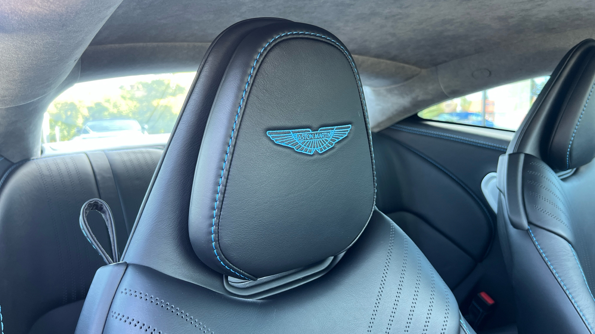 Aston Martin DB11