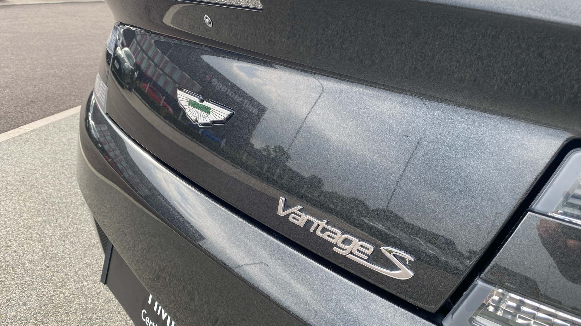 Aston Martin Vantage
