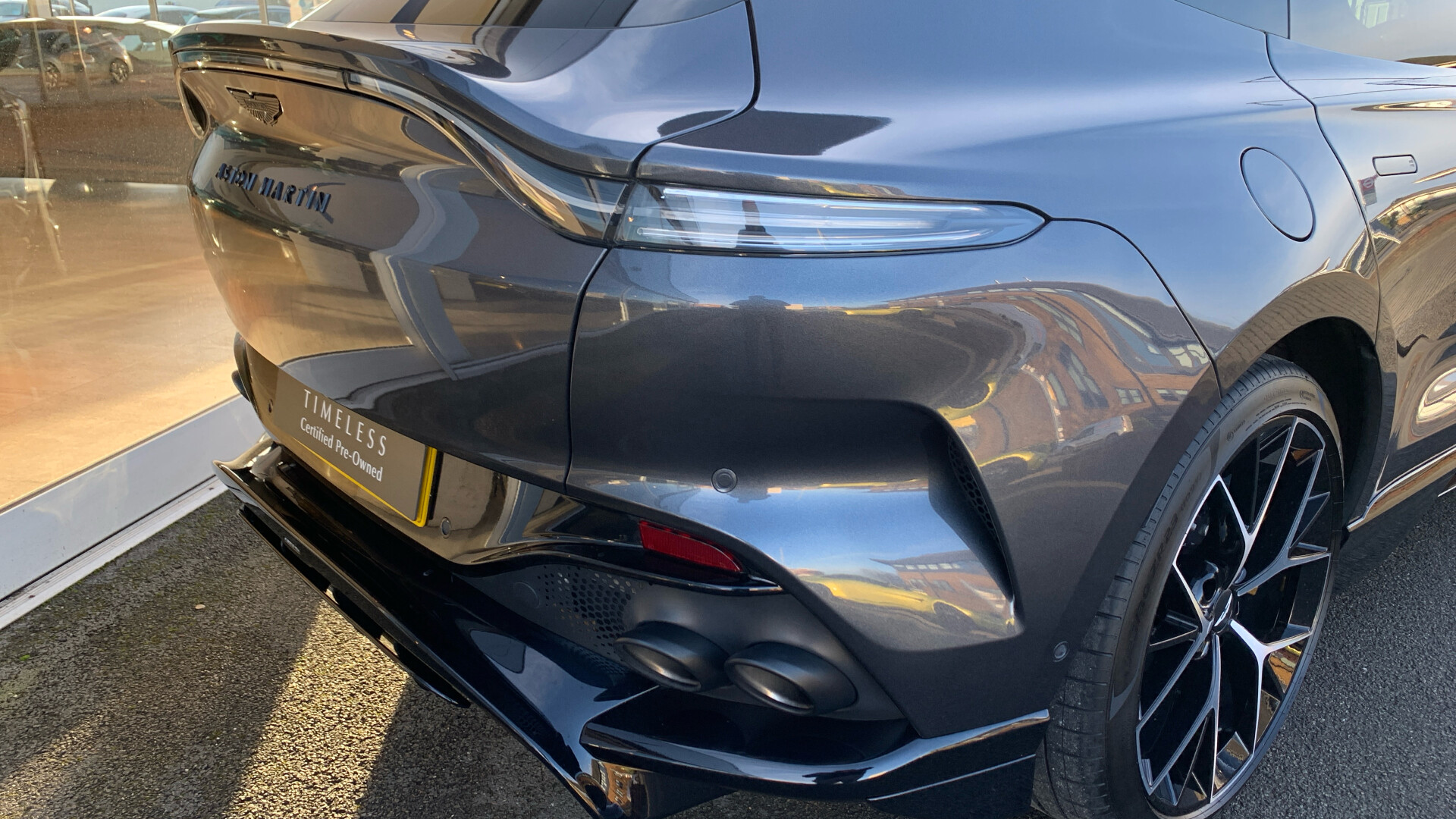 Aston Martin DBX