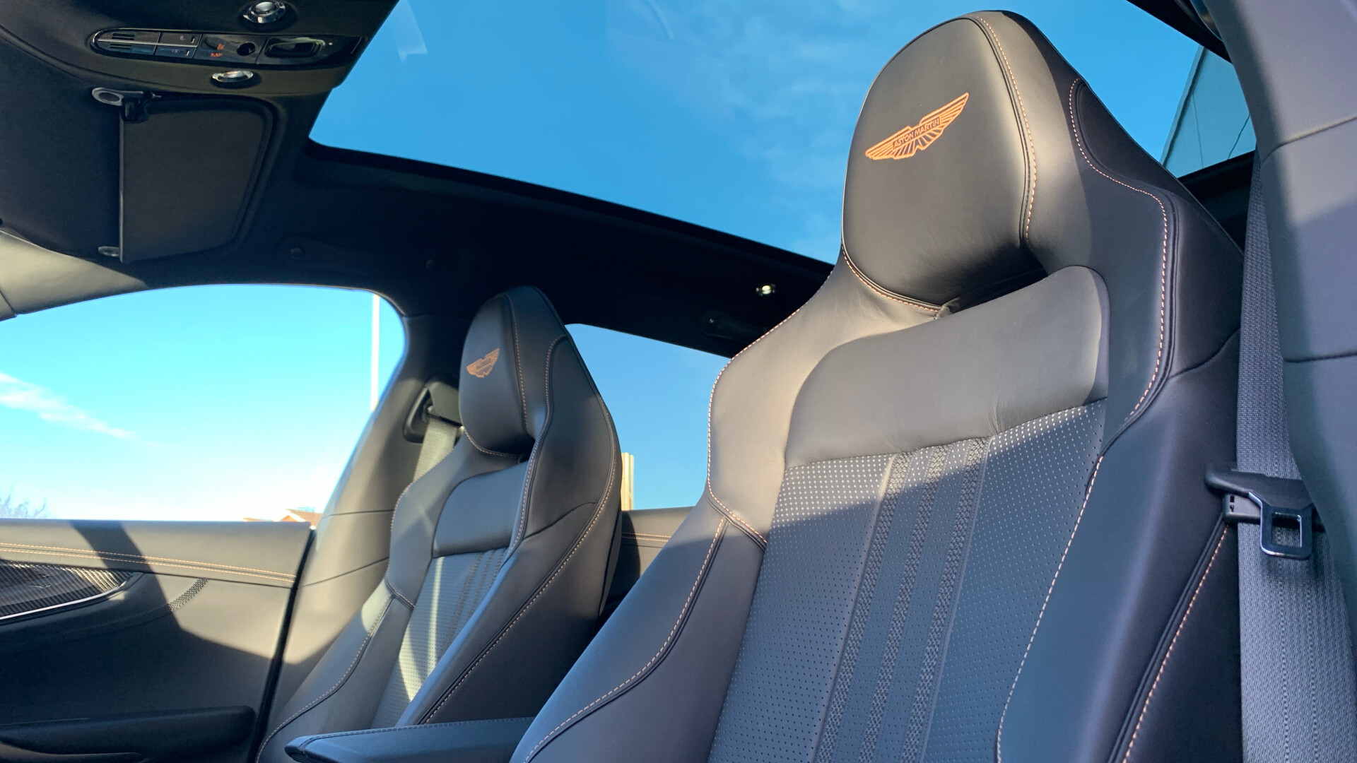 Aston Martin DBX