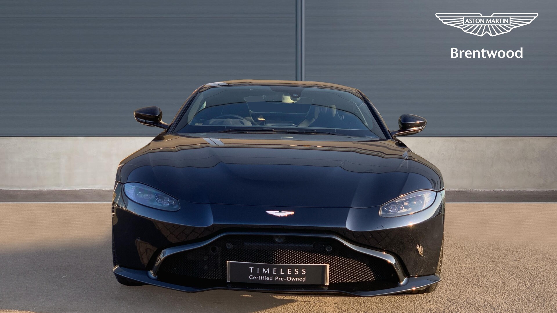 Aston Martin V8